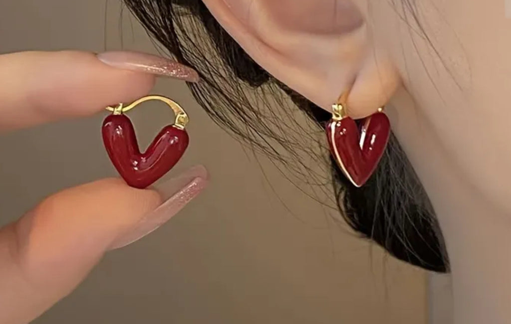 Clous d'oreilles dormeuses en forme de cœur rouge