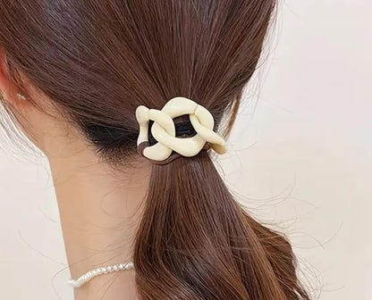 Plastic hair tie