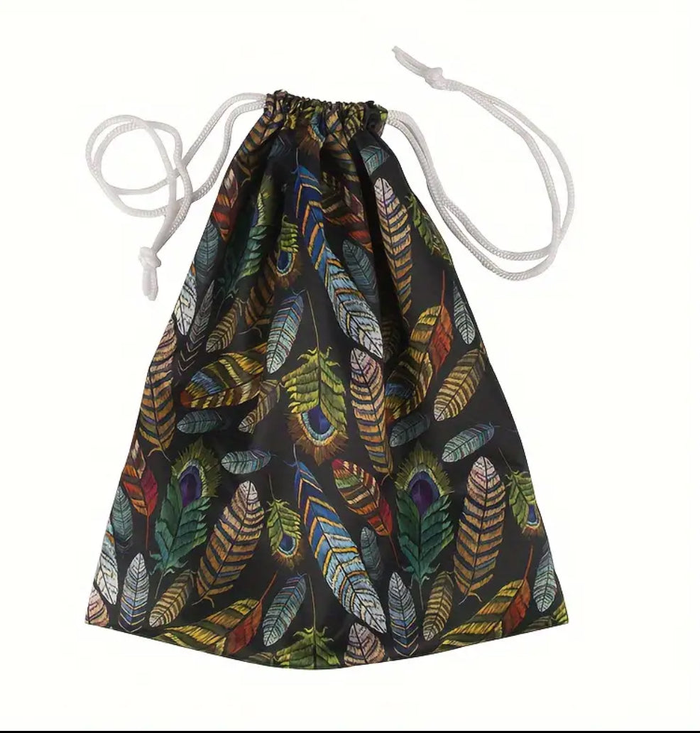 Sac cadeau réutilisable en tissu à plumes avec cordon de serrage