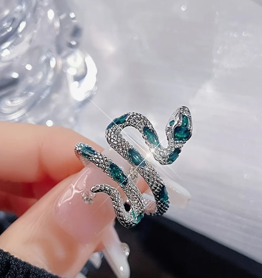 Green Zirconia Snake Ring