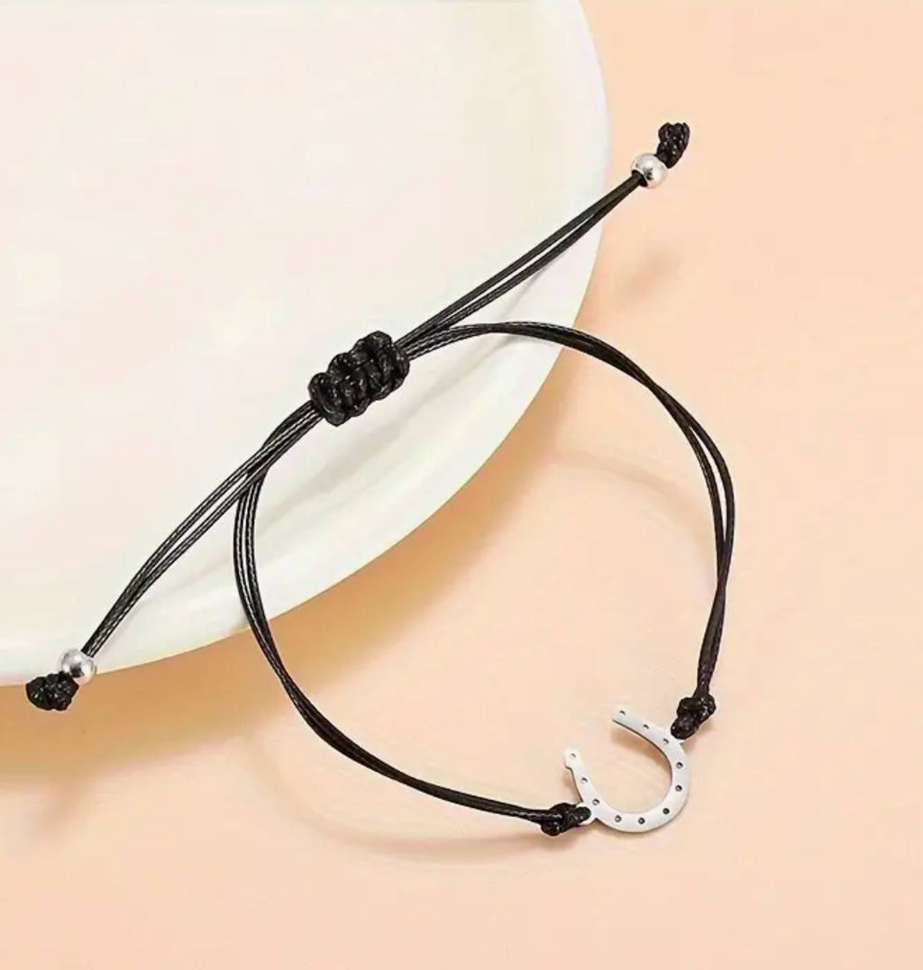 Bracelet à breloques en forme de fer à cheval en acier inoxydable