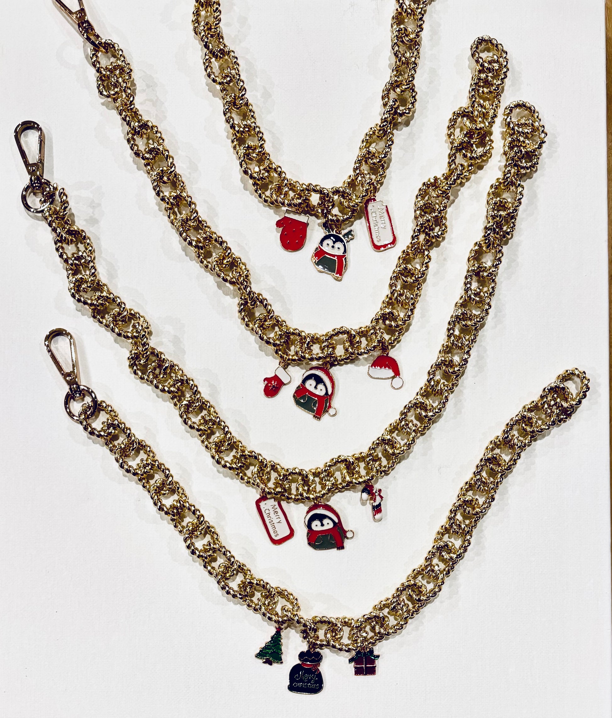 Gold chain collar with Christmas pendants