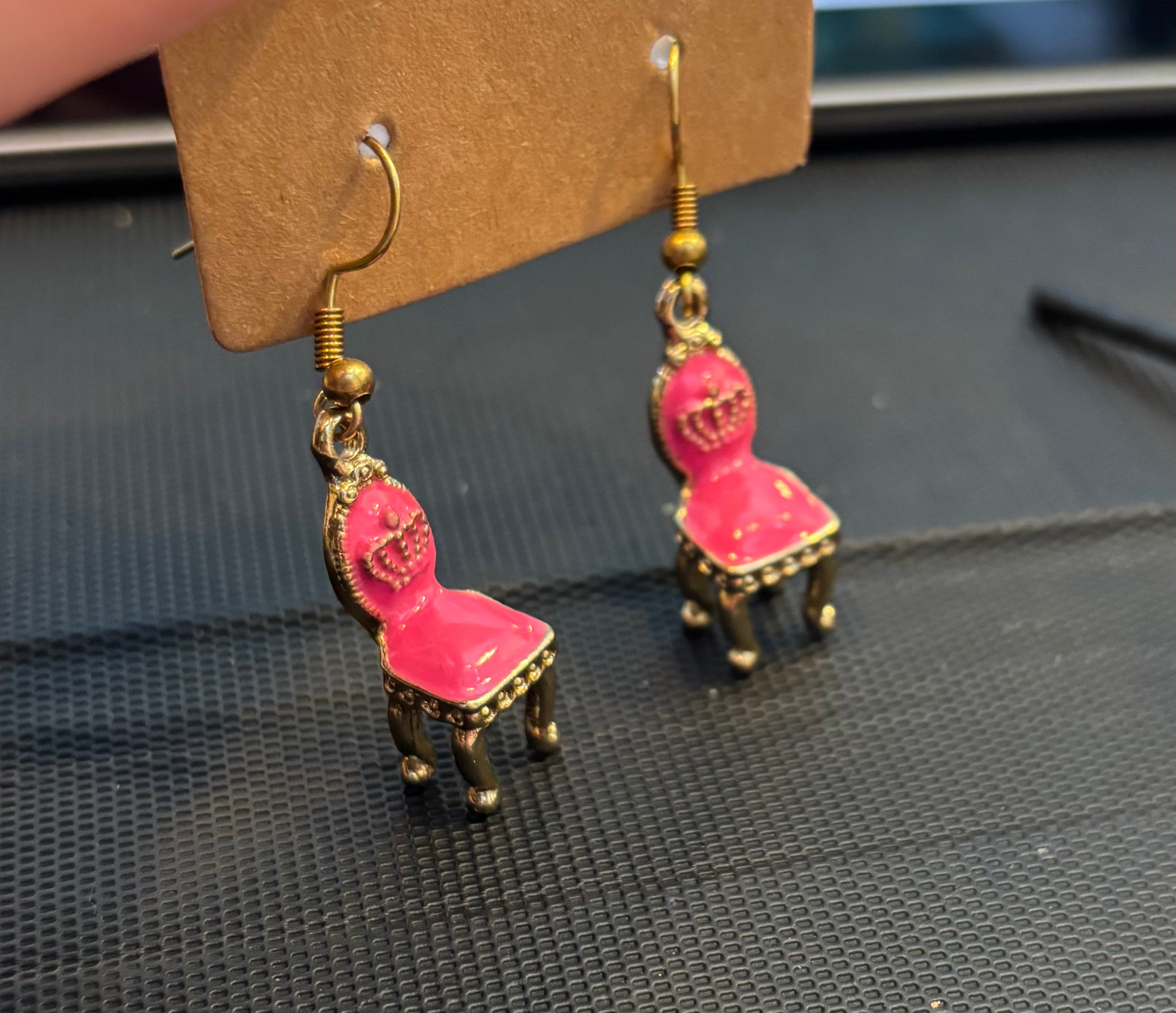 Pink throne earrings