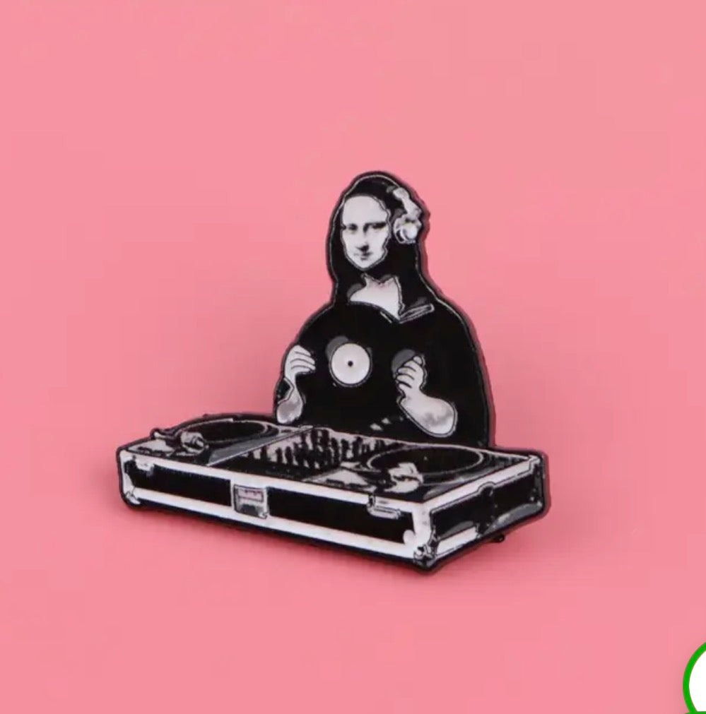 Mona Lisa Enamel Pin