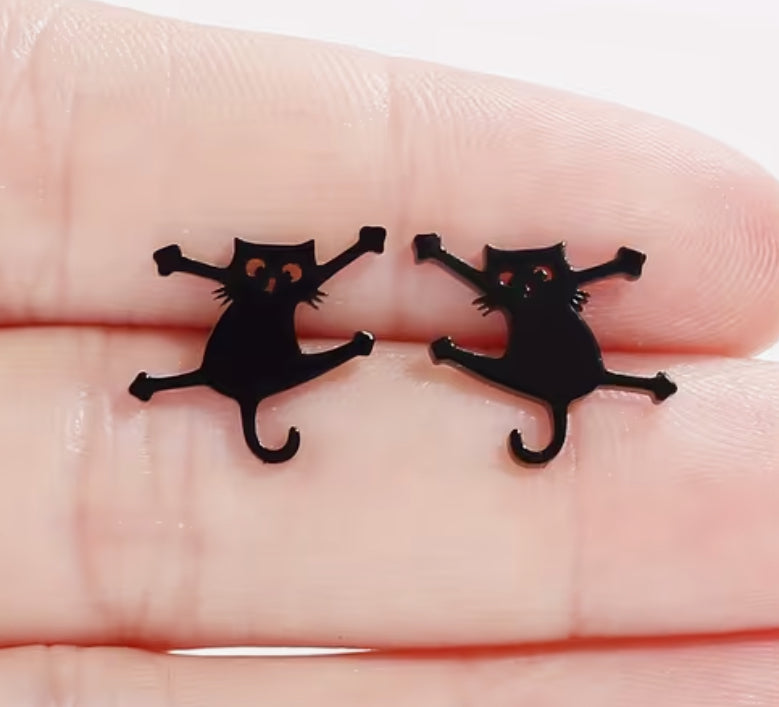 Scared Black Cat earrings