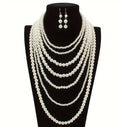 Ensemble collier et boucles d'oreilles en perles