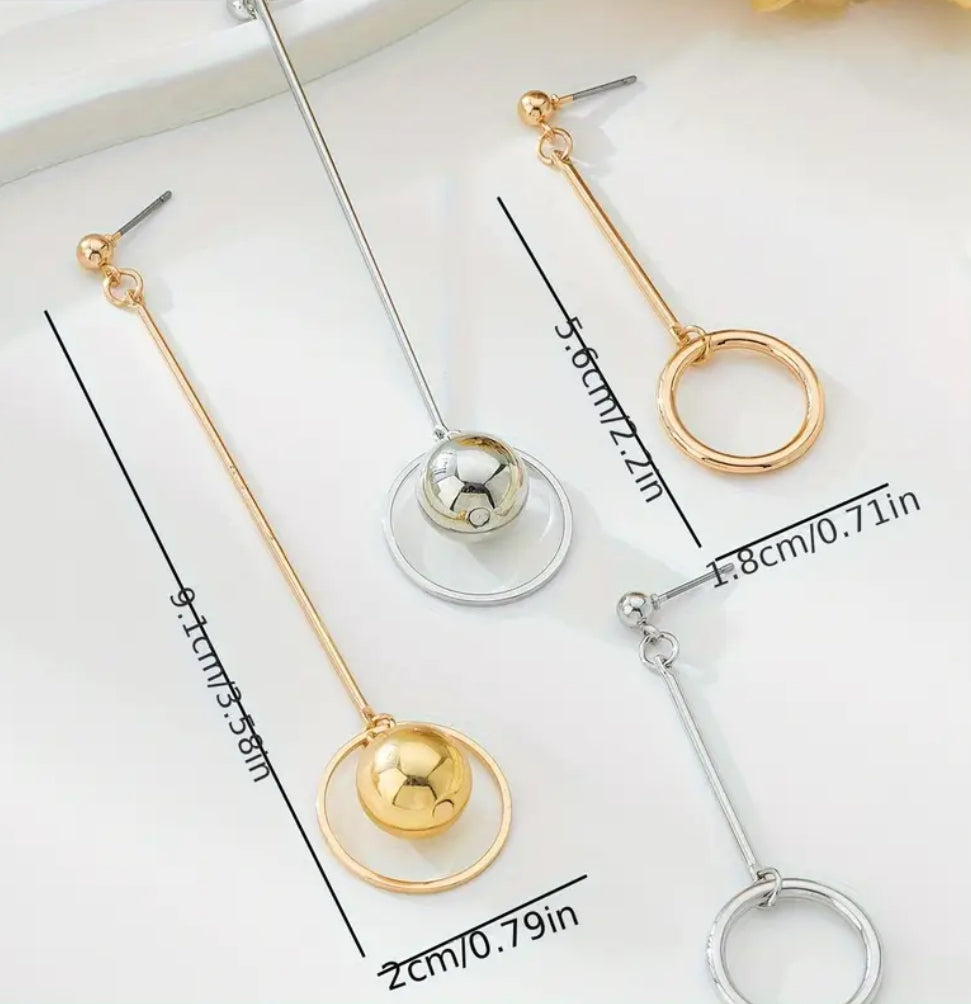 Boucles d'oreilles asymétriques boule et cercle (or)