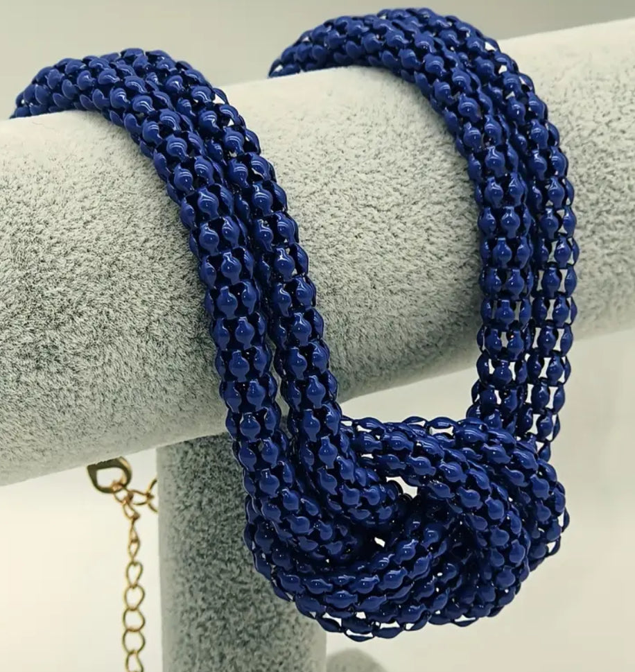 Collier chaîne nouée bleue