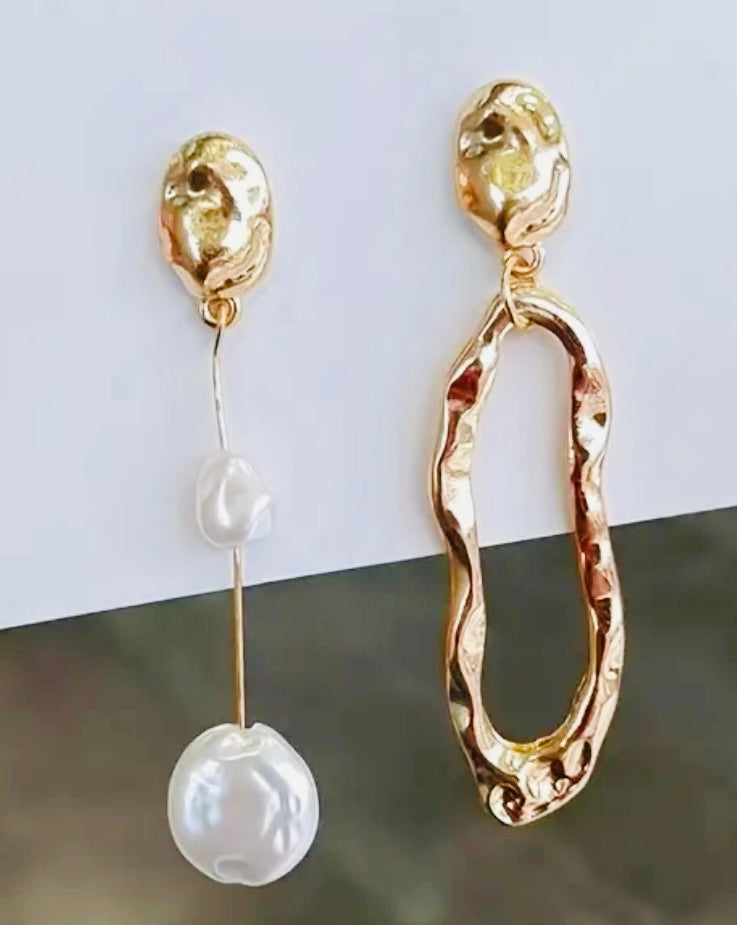 Sterling silver Pearl earrings (Gold or Silver)