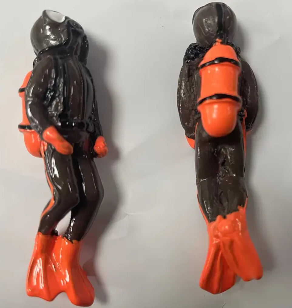 Ocean diver / scuba figurine (2 options)