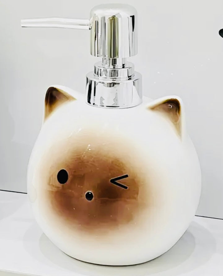 Distributeur de savon pour chat blanc