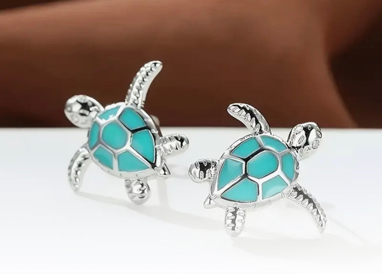 Turtle stud earrings