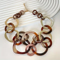 Collier en résine fait main