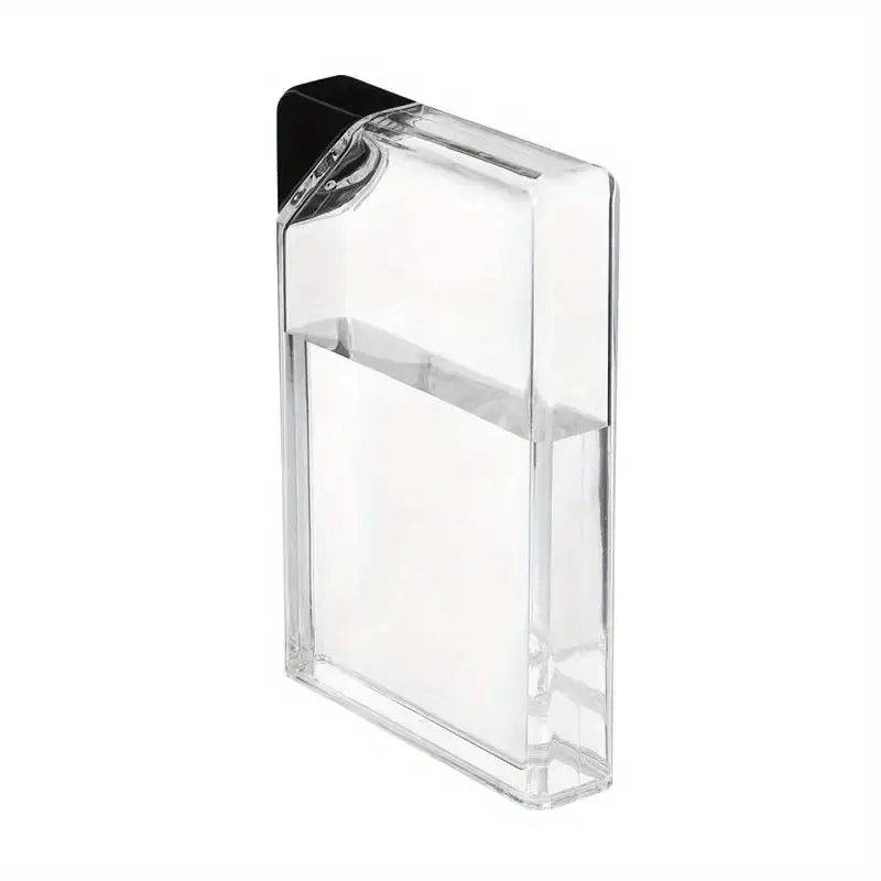 Bouteille d'eau plate transparente