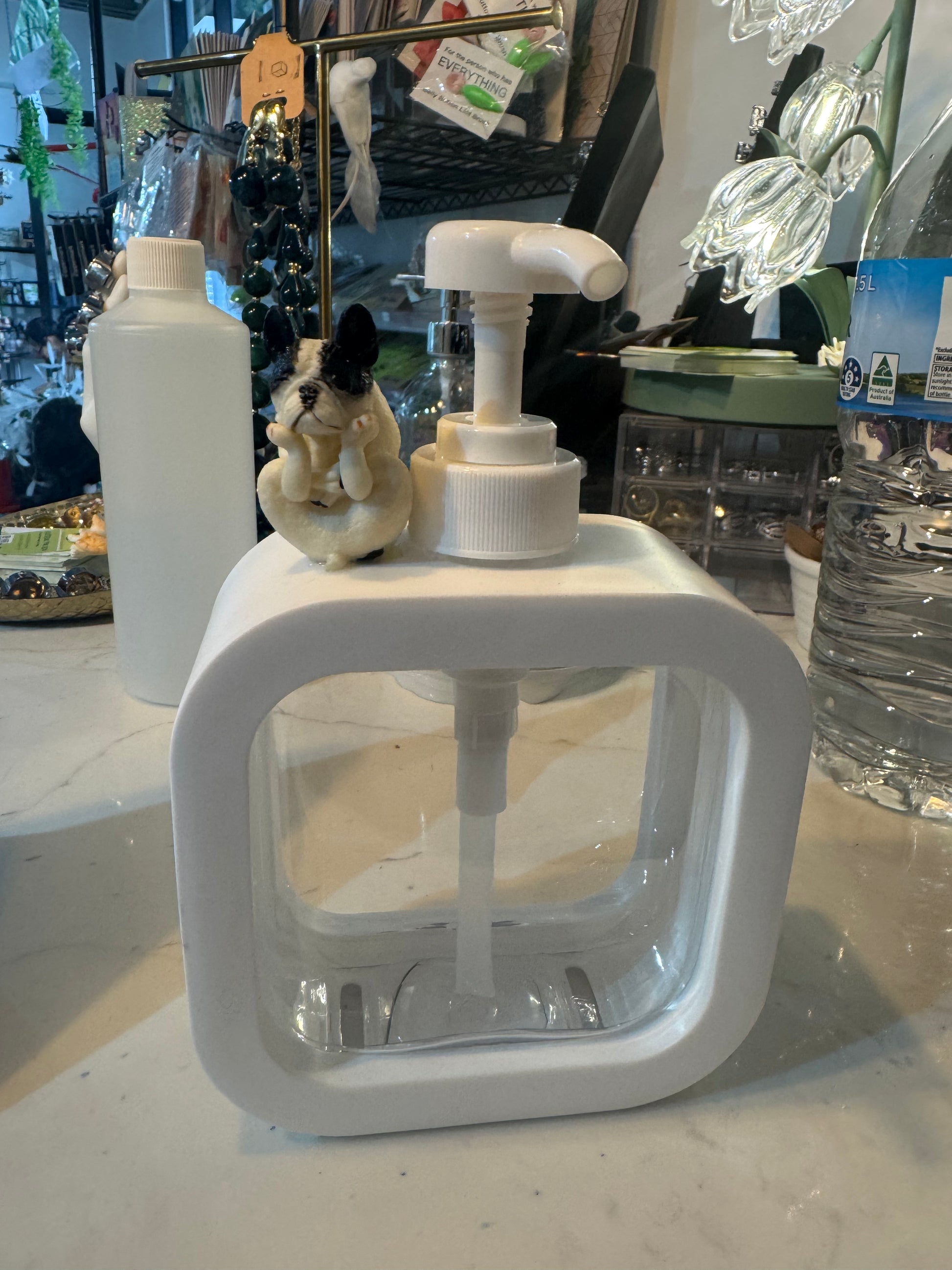 Soap dispenser with bulldog