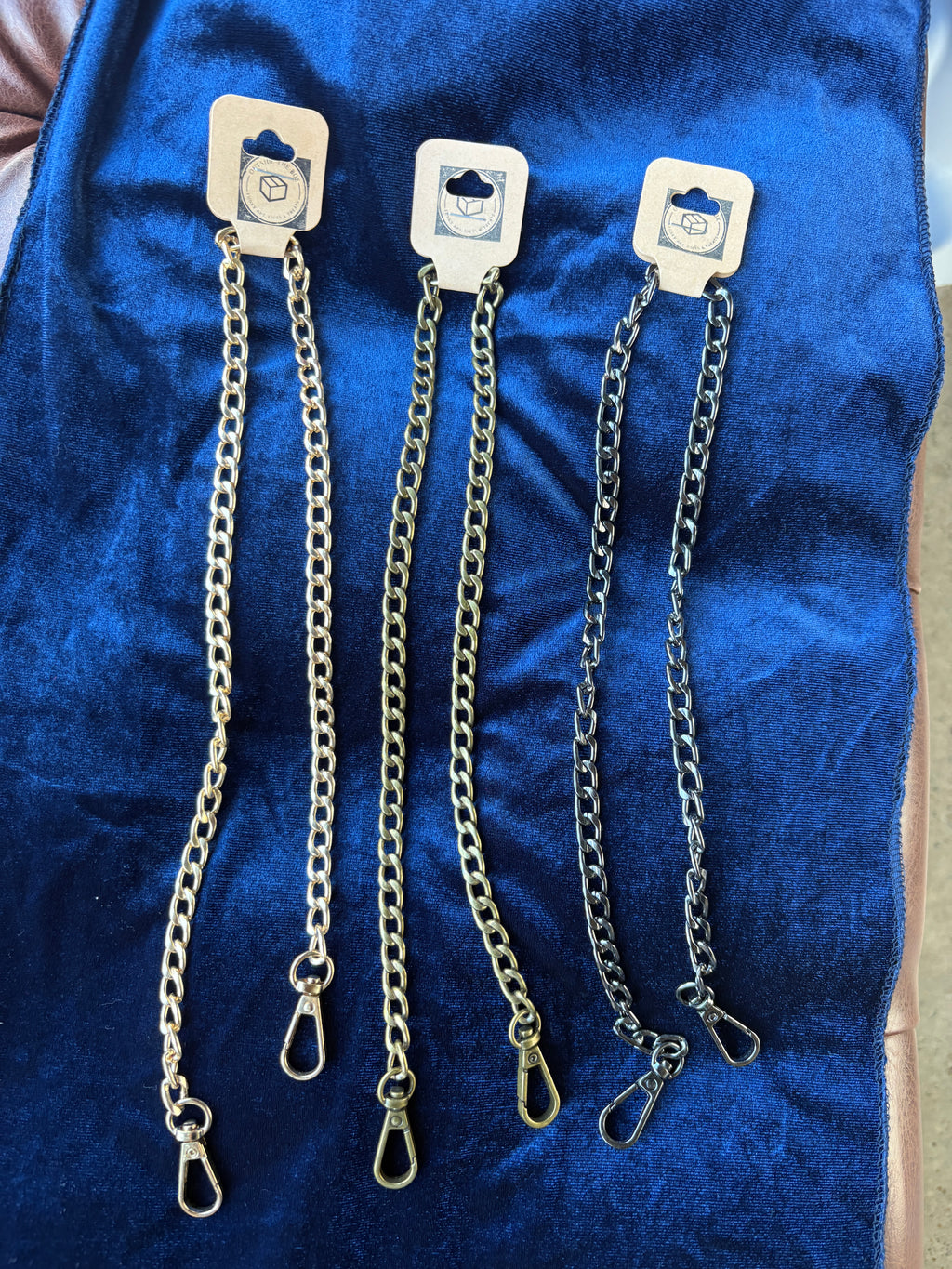 Chaînes de sacs (différentes couleurs)