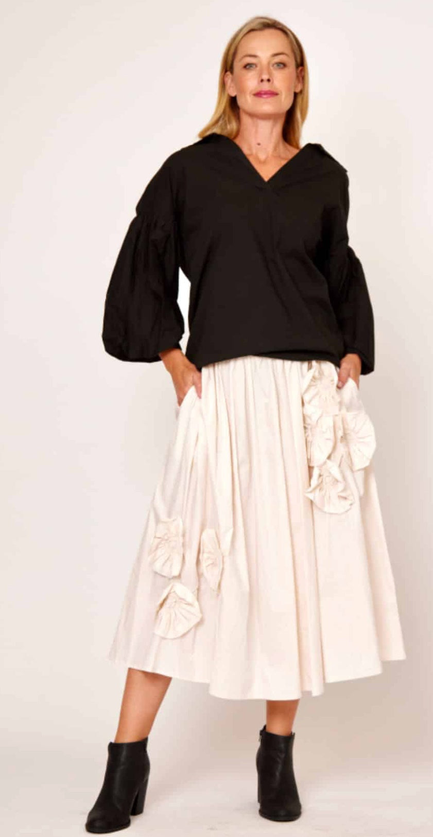 Cotton Flower trim skirt