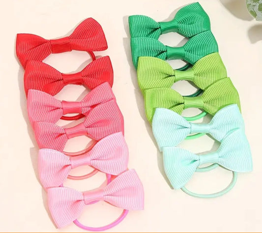 One pair of small bow hair ties