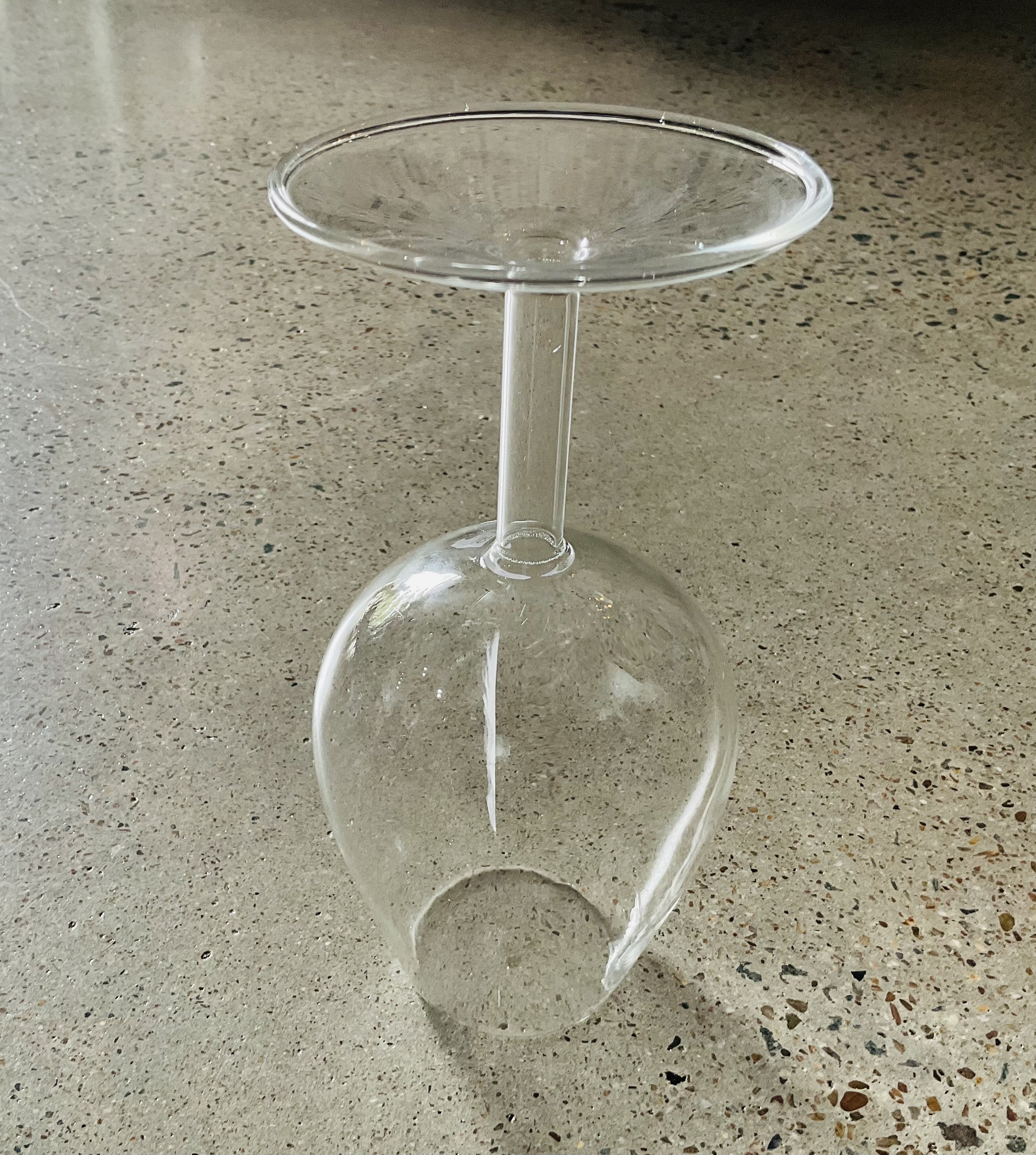 Verre à vin à l'envers