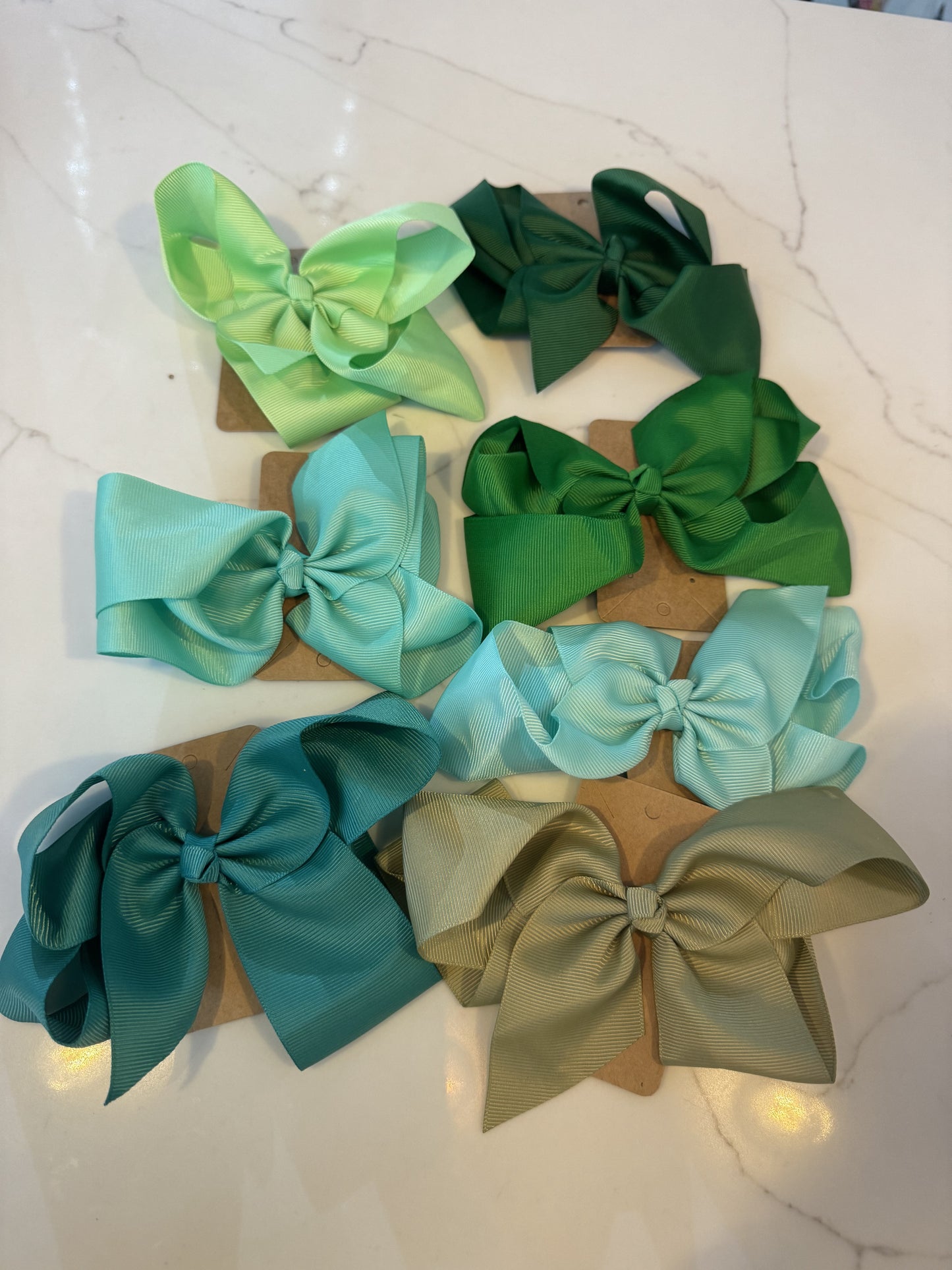 Hair bow clip ( choice of green colours)