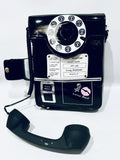 Sacoche noire pour téléphone (répond aux appels !)