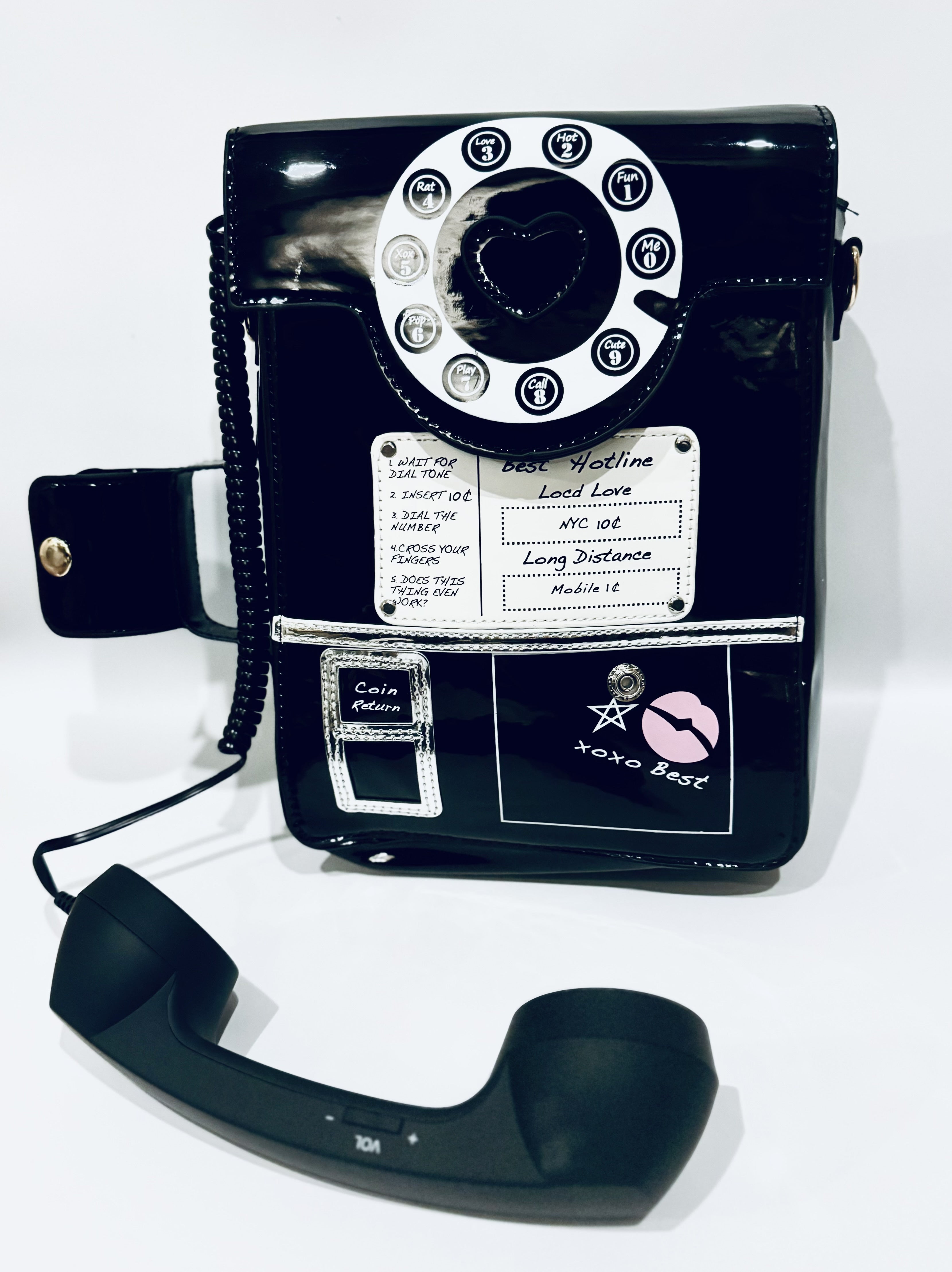 Sacoche noire pour téléphone (répond aux appels !)