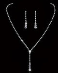 Ensemble de boucles d'oreilles et collier en diamant