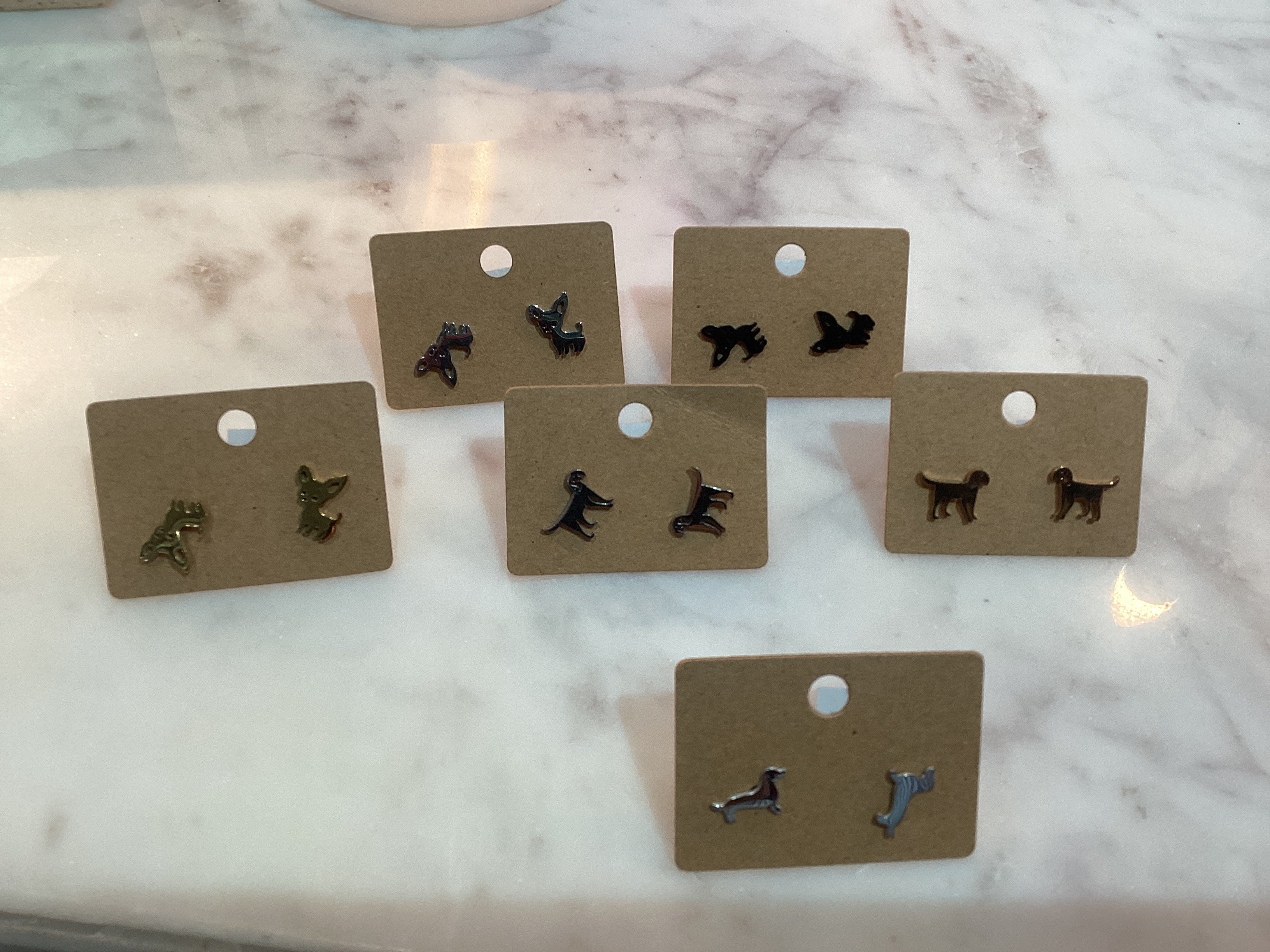 Boucles d'oreilles à tige pour chien