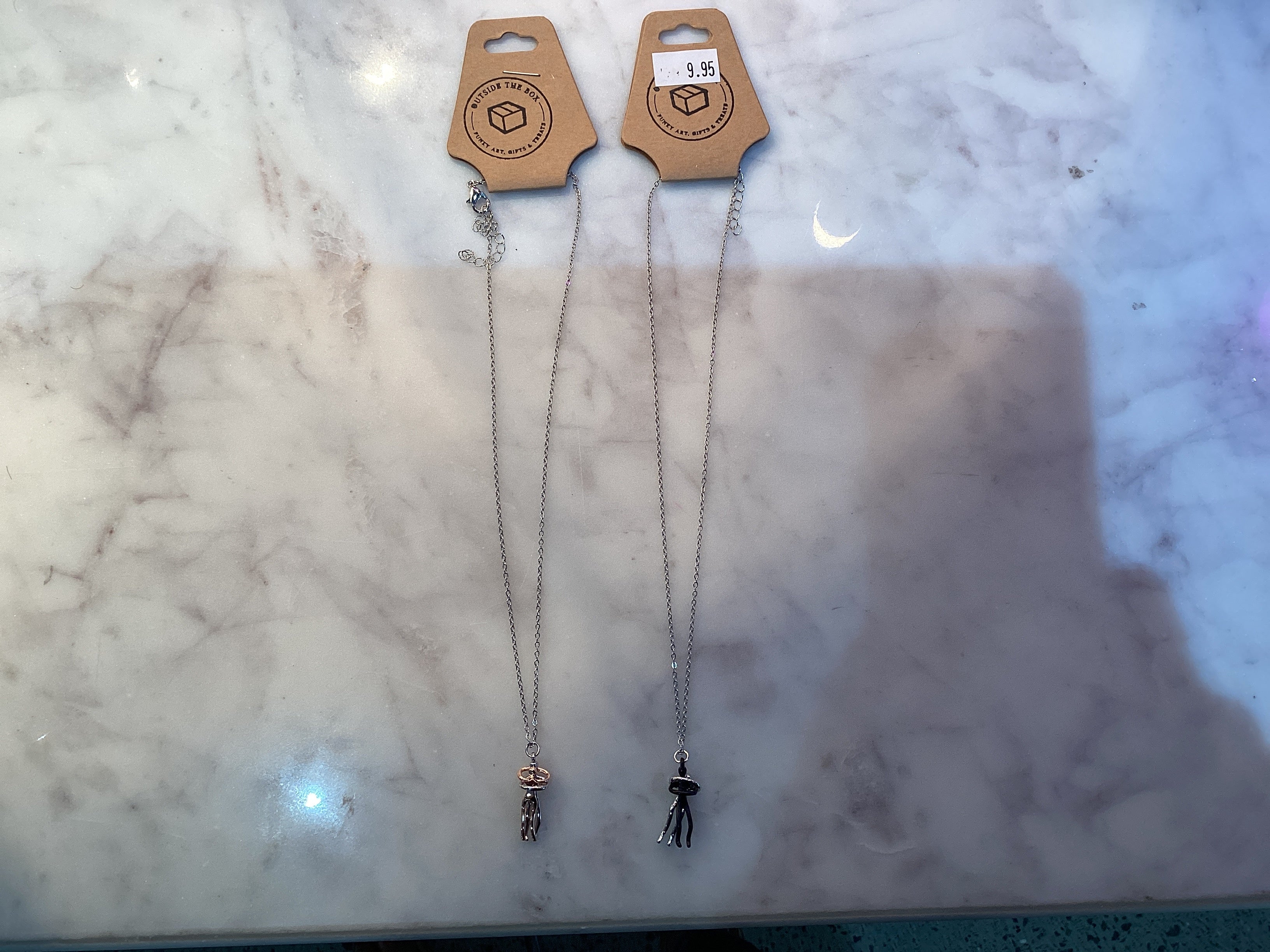 Collier de couple enlacé