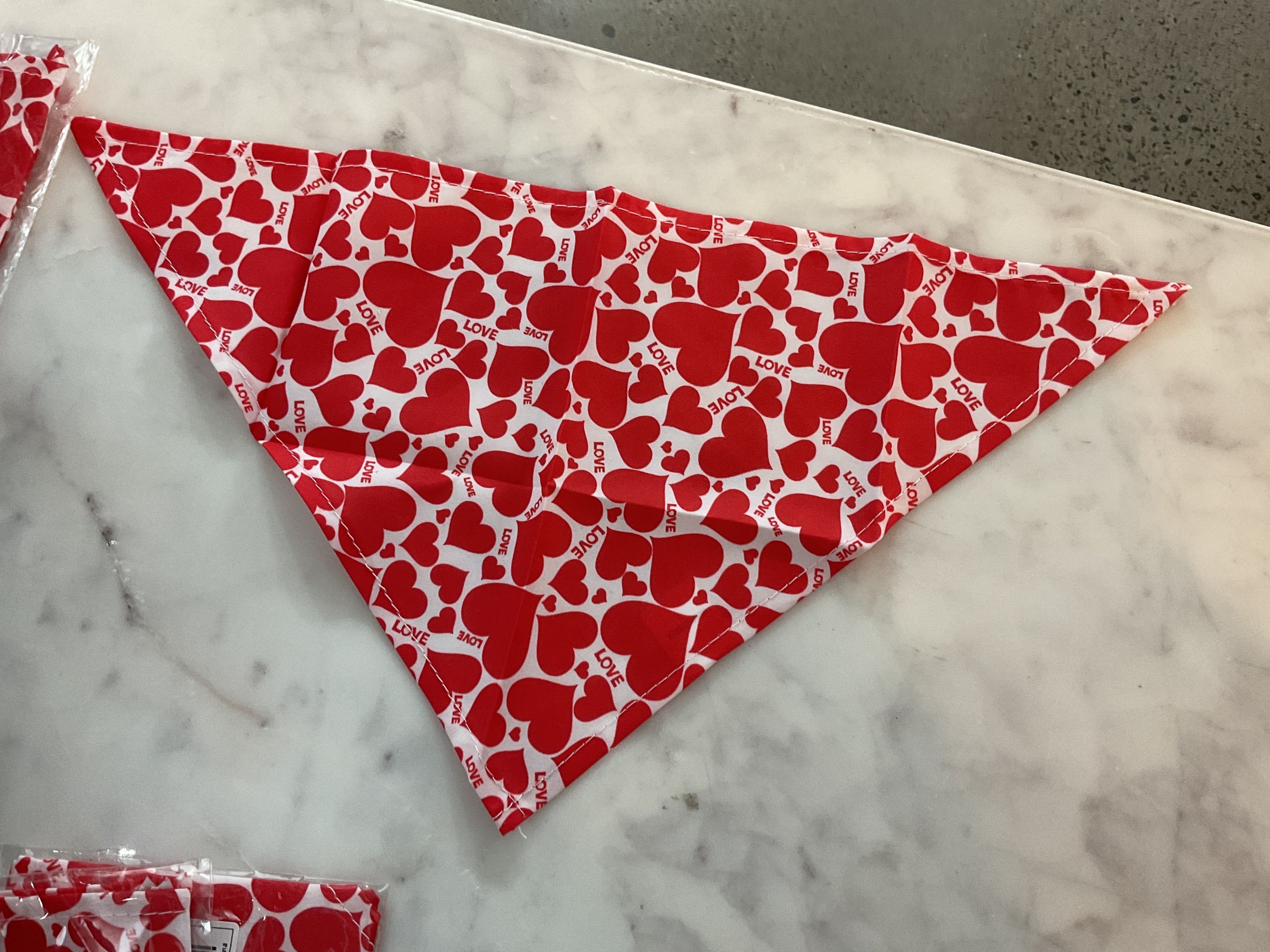 Bandana rouge Loveheart petit format